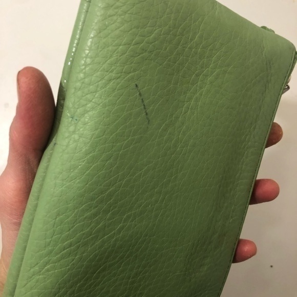 Coach double zipper green leather wristlet clutch